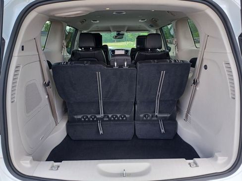 Used 2023 Chrysler Pacifica Touring-L w/ Uconnect Theater Family Group AWD/4WD image 35