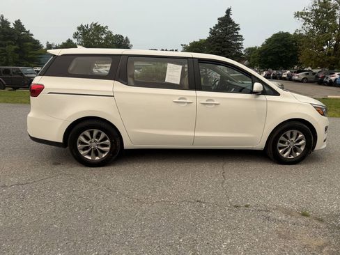 Used 2019 Kia Sedona L FWD image 6