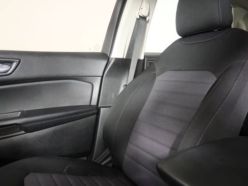 Used 2023 Ford Edge SE w/ Black Appearance Package image 16