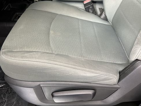 Used 2018 RAM 2500 Tradesman w/ Chrome Appearance Group image 16