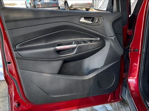 Used 2017 Ford Escape SE w/ Equipment Group 201A image 22