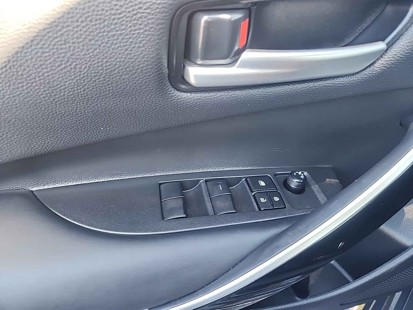Used 2026 Toyota Corolla XLE FWD image 32