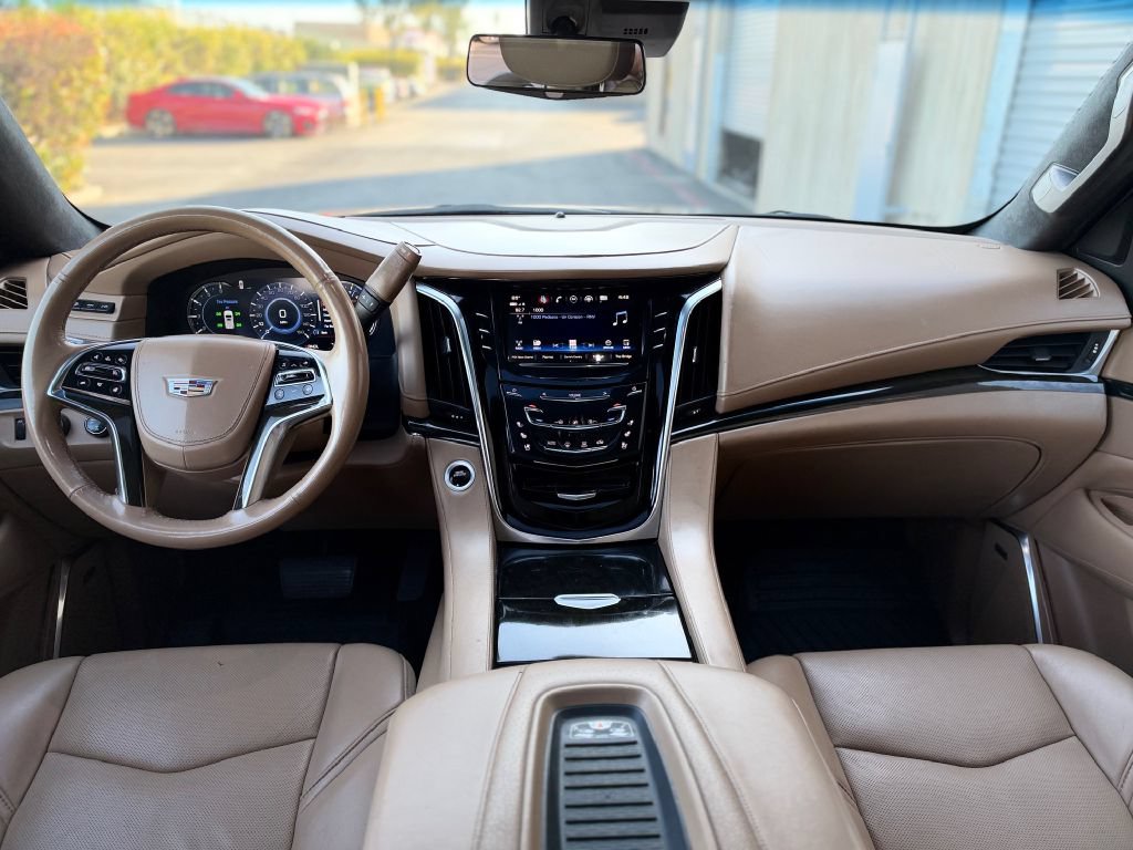 Used 2019 Cadillac Escalade Platinum AWD/4WD image 14