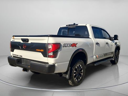 Used 2023 Nissan Titan PRO-4X w/ Pro-4x Convenience Package image 3