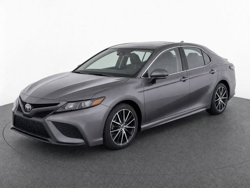 Used 2024 Toyota Camry SE w/ Cold Weather Package AWD/4WD image 1