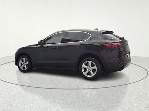 Used 2018 Alfa Romeo Stelvio AWD image 5