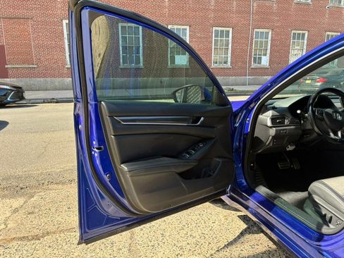 Used 2020 Honda Accord Sport image 9