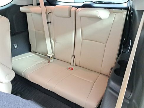 Used 2021 Toyota Highlander Limited image 14