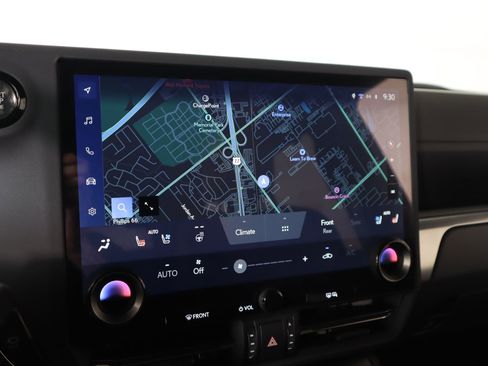 Used 2025 Lexus GX 550 w/ Accessory Package (Z1) image 8