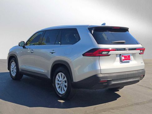 Certified 2025 Toyota Grand Highlander XLE image 5