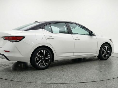 Used 2025 Nissan Sentra SV FWD image 9