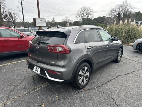 Used 2017 Kia Niro LX image 6