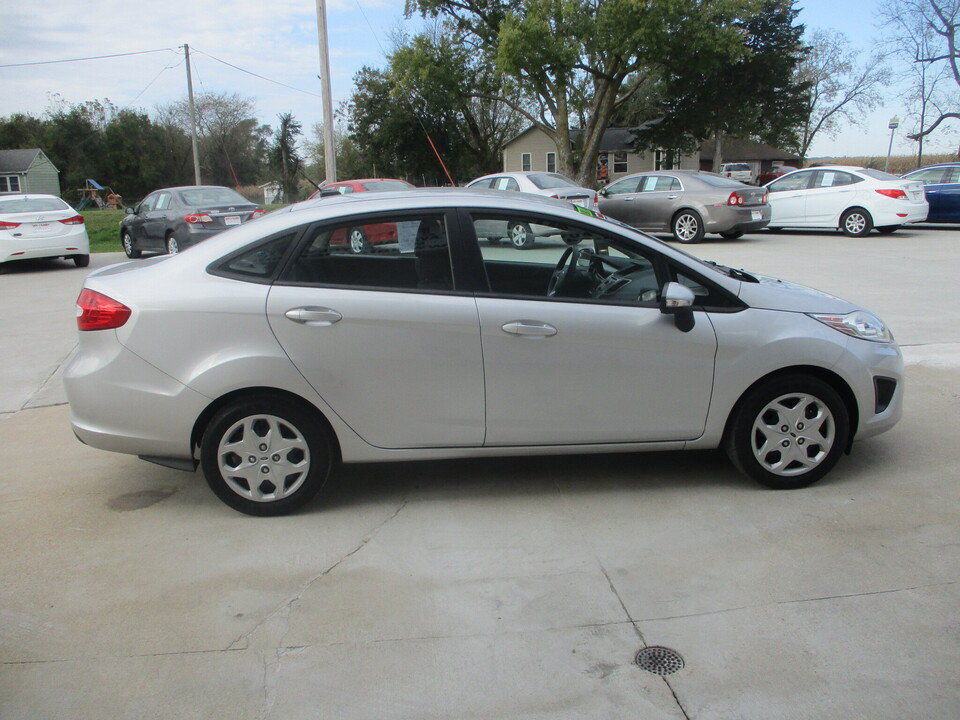 Used 2013 Ford Fiesta SE FWD image 16