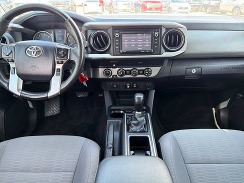 Used 2019 Toyota Tacoma SR5 AWD/4WD image 9
