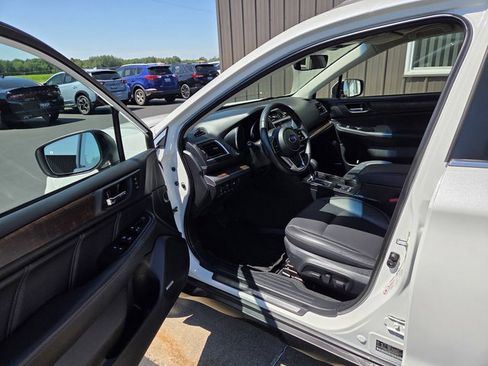 Used 2019 Subaru Outback 3.6R Limited AWD/4WD image 19