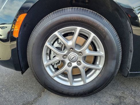 New 2025 Chrysler Voyager LX image 18