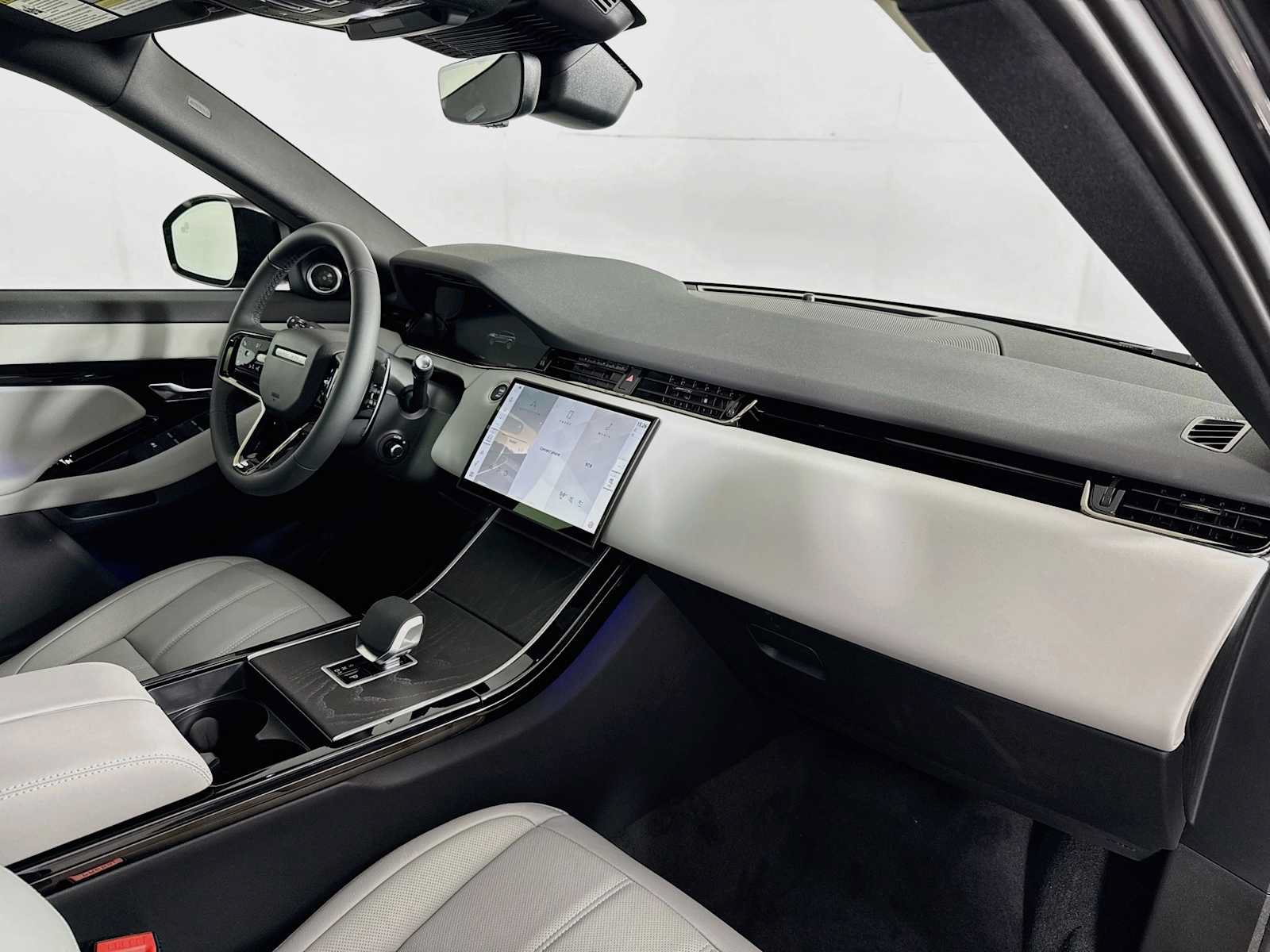 New 2026 Land Rover Range Rover Evoque S AWD/4WD image 28