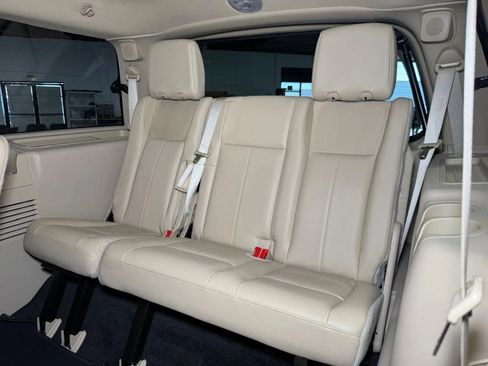 Used 2017 Ford Expedition Limited w/ Equipment Group 301A AWD/4WD image 19