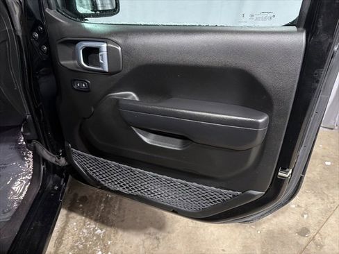 Used 2023 Jeep Wrangler Sport S image 17