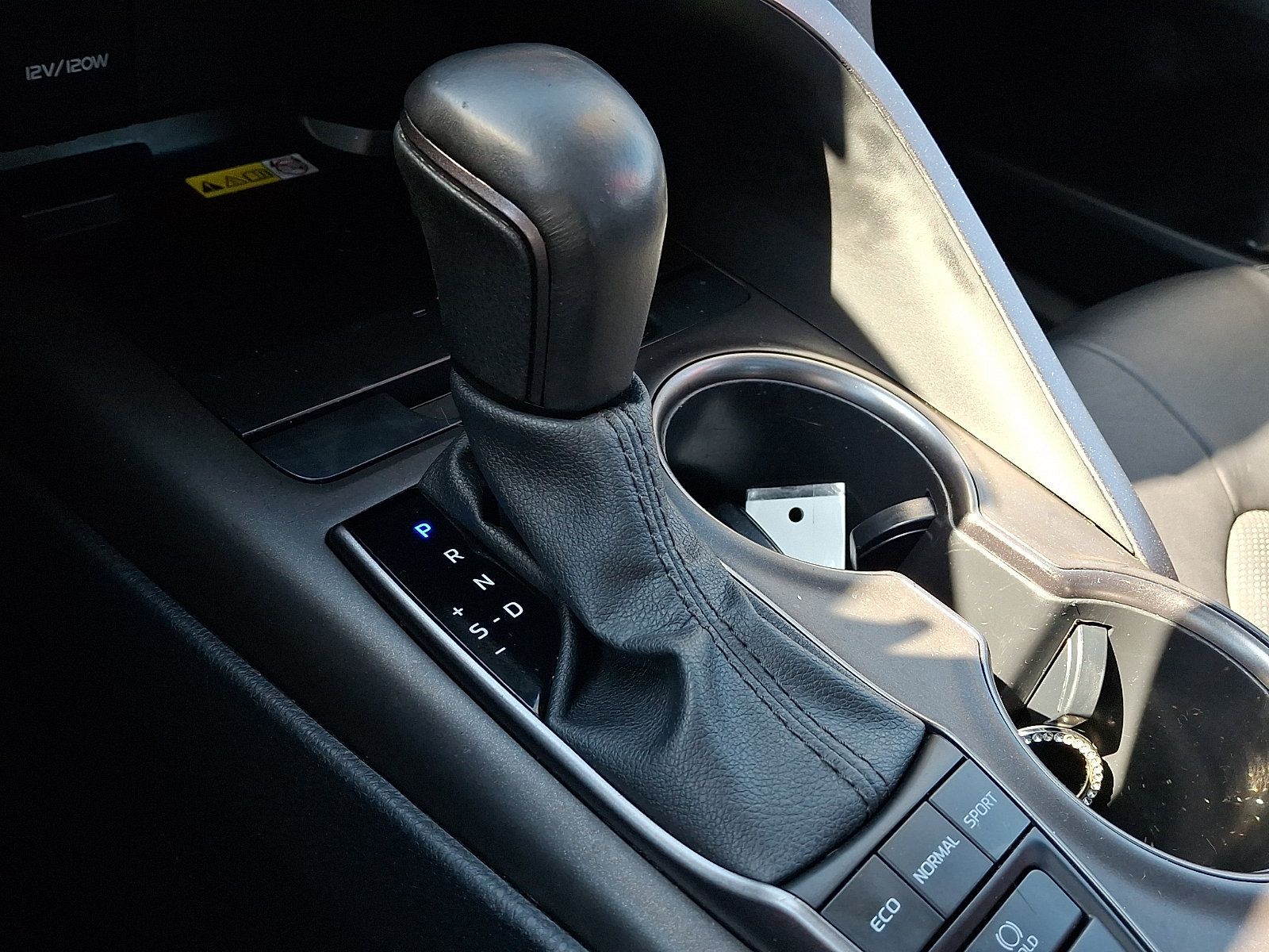 Used 2022 Toyota Camry XSE AWD/4WD image 17