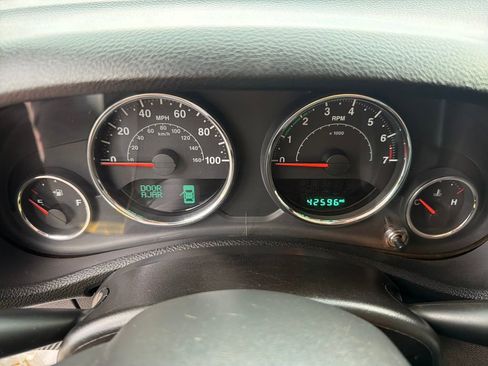 Used 2016 Jeep Wrangler Unlimited Sahara w/ Connectivity Group image 12