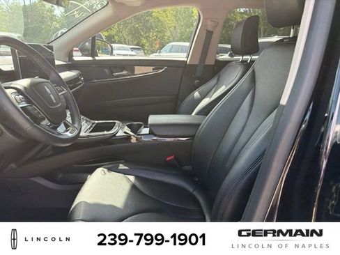 Used 2023 Lincoln Nautilus AWD w/ Premium Package image 12
