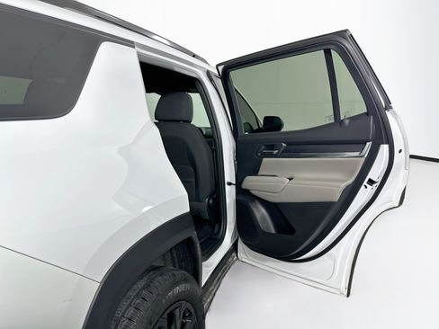 Used 2025 GMC Terrain Elevation w/ Black Edition AWD/4WD image 29