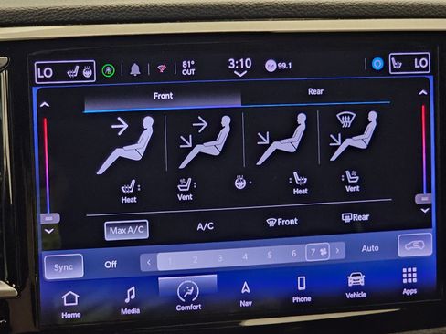 Used 2022 Chrysler Pacifica Limited AWD/4WD image 16