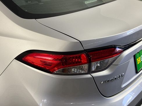 Used 2022 Toyota Corolla LE FWD image 35