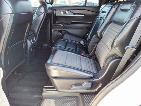 Certified 2025 Ford Explorer ST-Line w/ Premium Package AWD/4WD image 18