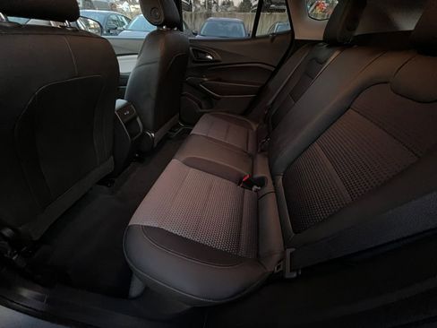 Used 2025 Chevrolet Trax LT image 25