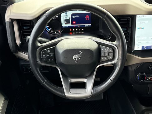 Used 2022 Ford Bronco Wildtrak image 17