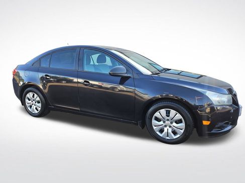 Used 2014 Chevrolet Cruze LS FWD image 6