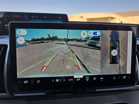 New 2025 Ford Expedition Active image 24