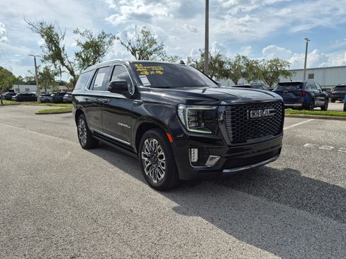 Used 2023 GMC Yukon Denali Ultimate w/ LPO, Floor Liner Package AWD/4WD image 1