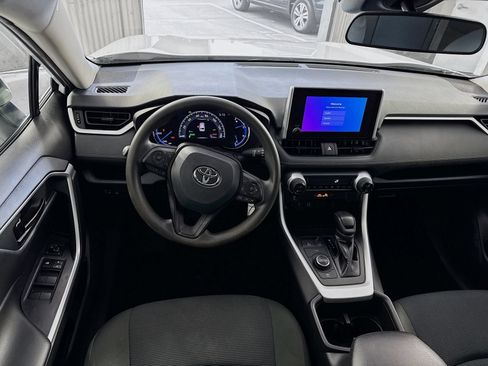 Used 2024 Toyota RAV4 LE AWD/4WD image 14