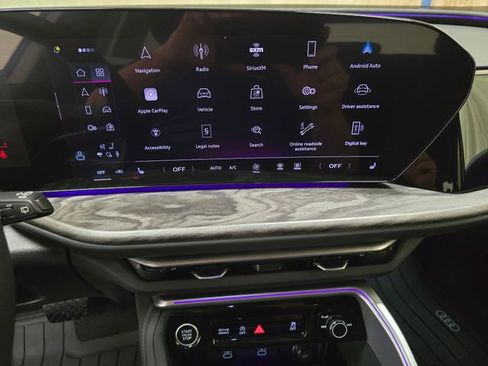 Used 2025 Audi Q5 Premium w/ Convenience Package image 17