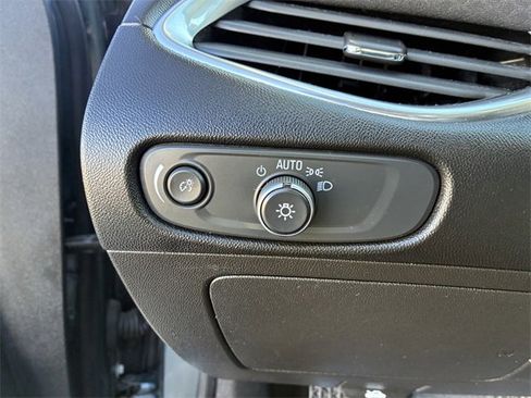 Used 2020 Chevrolet Malibu LT image 20