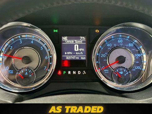 Used 2015 Chrysler Town & Country Touring FWD image 14