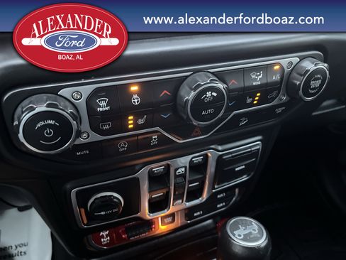 Used 2018 Jeep Wrangler Unlimited Rubicon w/ Cold Weather Group image 23