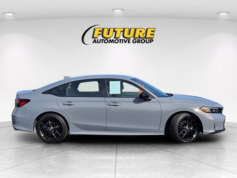 Used 2025 Honda Civic Sport image 3