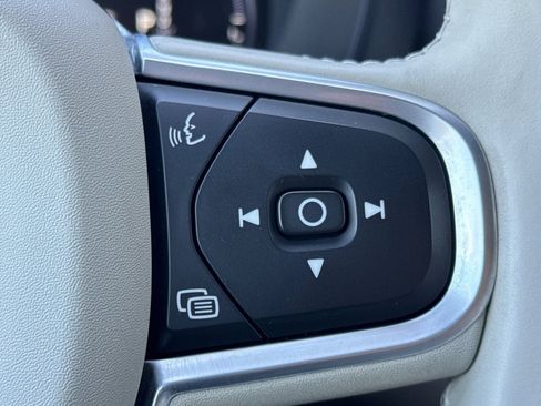 Used 2021 Volvo XC60 T8 Inscription Expression w/ Advanced Package image 27