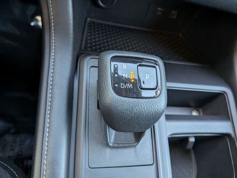 Used 2023 Nissan Pathfinder S image 21