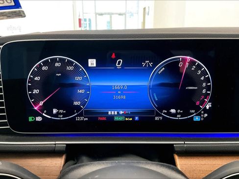 Used 2025 Mercedes-Benz GLE 450e 4MATIC image 24