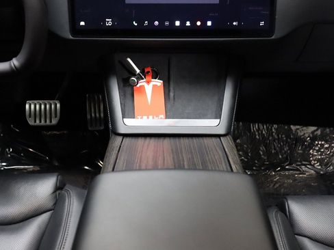 Used 2022 Tesla Model S AWD image 49