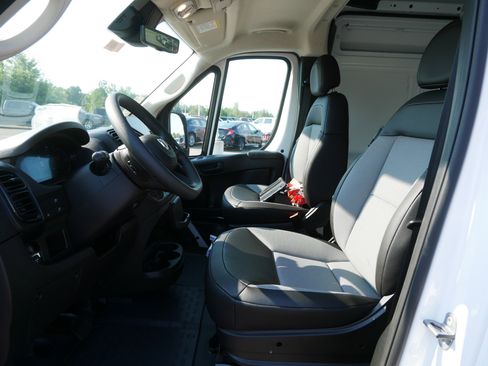 New 2025 RAM ProMaster 3500 w/ Premium Convenience Group image 5
