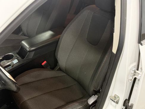 Used 2017 Chevrolet Equinox LT w/ Convenience Package image 7