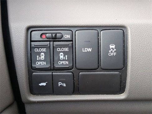 Used 2017 Honda Odyssey Touring Elite image 28