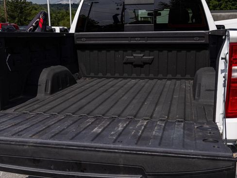 Used 2021 Chevrolet Silverado 1500 LTZ AWD/4WD image 37