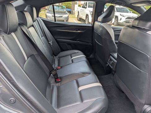 Used 2025 Toyota Camry SE image 29